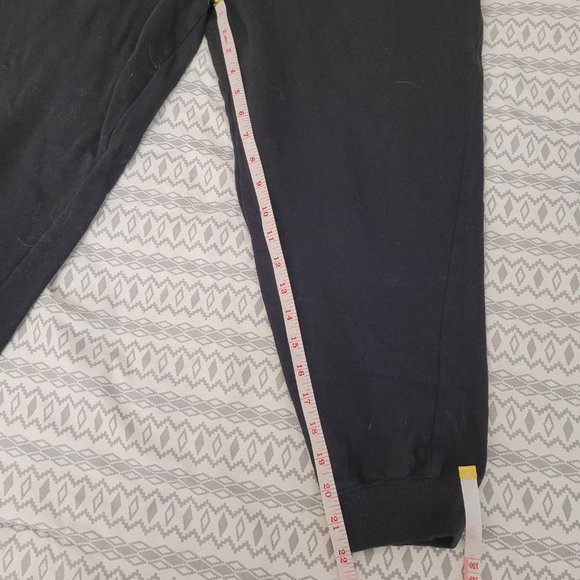 Black Capri sweat pants. Size M. NWT - Picture 5 of 6